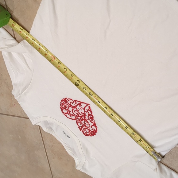 Blair Long Sleeve T-Shirt With Red Embroidered Heart Size Medium - Picture 4 of 4